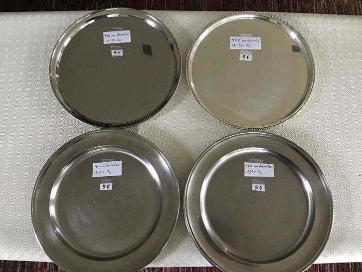 4 assiettes de service rondes solides en acier inoxydable, Maison & Meubles, Cuisine | Vaisselle, Comme neuf, Enlèvement ou Envoi
