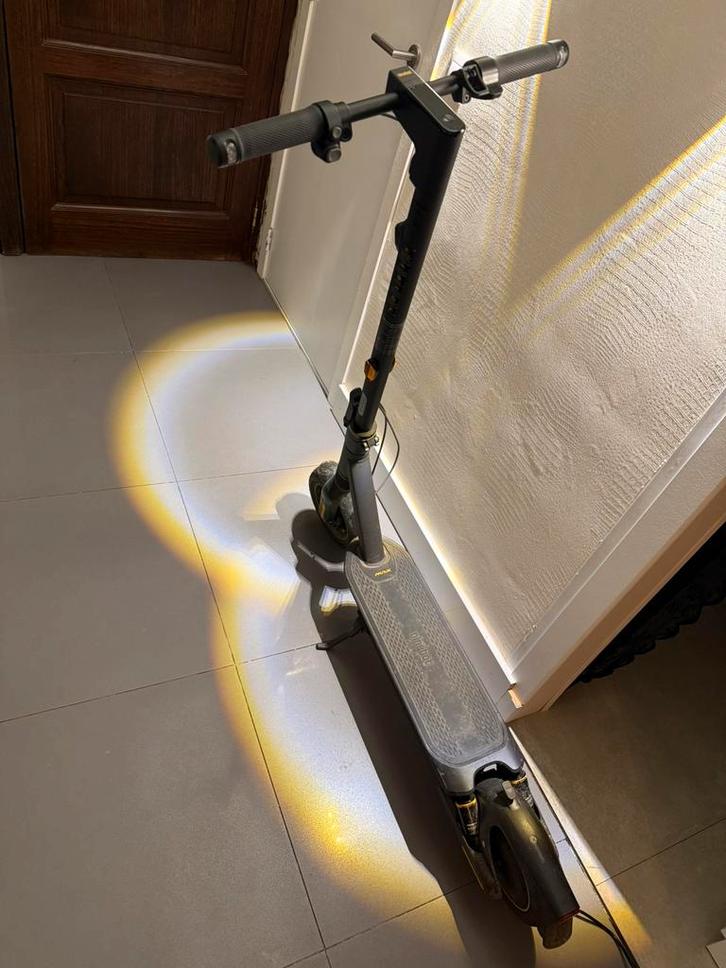 Ninebot Max g2 E (MET GARANTIE!), Fietsen en Brommers, Steps, Zo goed als nieuw, Elektrische step (E-scooter), Ophalen