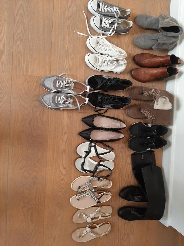13 paar damesschoenen, verschillende merken maten 37/38., Kleding | Dames, Schoenen, Zo goed als nieuw, Wit, Ophalen
