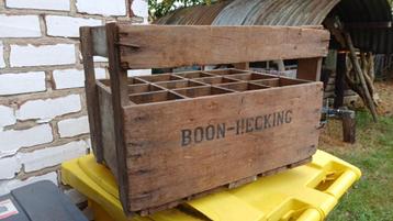 houten bak wijnflessen beschikbaar voor biedingen