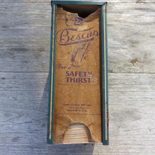 Oude Amerikaanse dispenser voor kartonnen bekers, Antiek en Kunst, Curiosa en Brocante, Ophalen