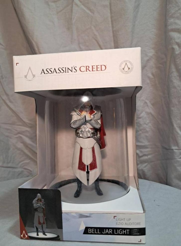Assassin's creed objets, Verzamelen, Beelden en Beeldjes, Zo goed als nieuw, Overige typen, Ophalen