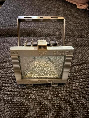 Buitenlamp beschikbaar voor biedingen