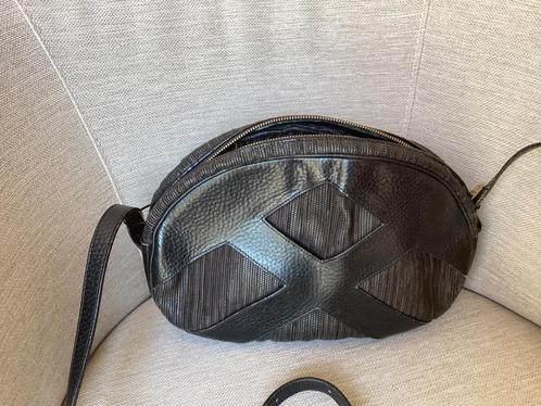Vintage Delvaux zwarte handtas, Handtassen en Accessoires, Tassen | Damestassen, Handtas, Zwart, Ophalen
