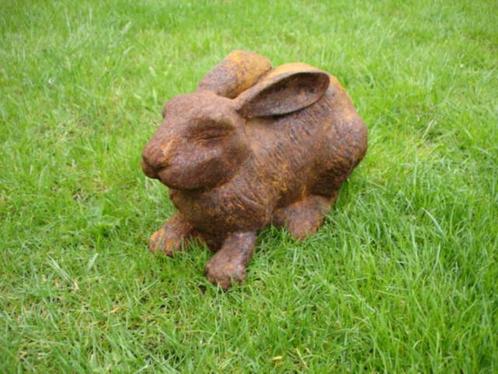 ② statue d un lapin en fonte , rongeur , lièvre , déco jardin