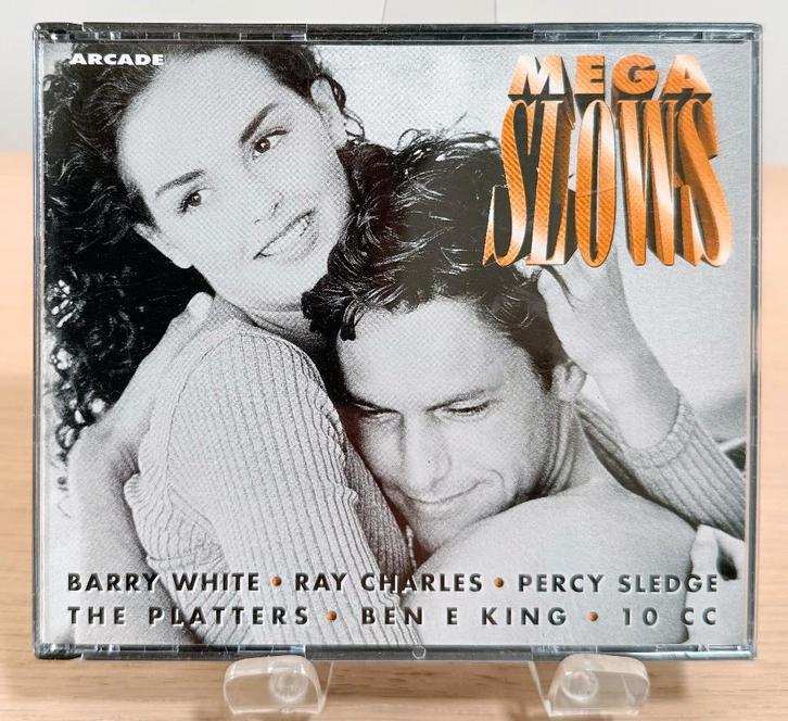 CD / Compilatie / Mega Slows / 4 x CD BOX SET / 1995, CD & DVD, CD | Compilations, Comme neuf, R&B et Soul, Coffret, Enlèvement ou Envoi