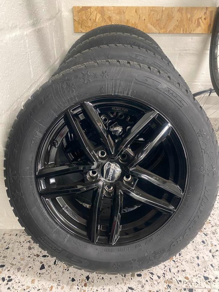 NIEUW! Set winterbanden op zwarte alu velgen, Auto-onderdelen, Banden en Velgen, Ophalen