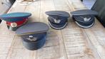 lot kepie pet politie Sovjetunie en Duitsland ca 1960, Ophalen of Verzenden, Rijkswacht, Helm of Baret