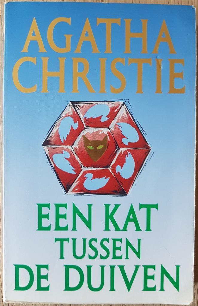 Een kat tussen de duiven - Agatha Christie - 1994, Boeken, Detectives, Zo goed als nieuw, Ophalen of Verzenden
