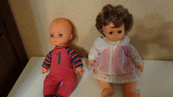 2 poppen goede staat € 2,00 per stuk, Enfants & Bébés, Jouets | Poupées, Comme neuf, Autres types, Enlèvement