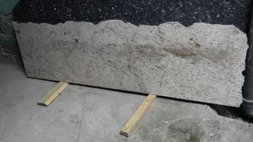 Granieten platen beschikbaar voor biedingen