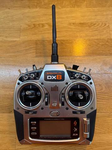 Spektrum DX8 beschikbaar voor biedingen