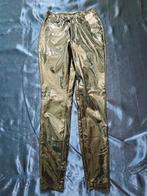 Nep latex broek, Ophalen