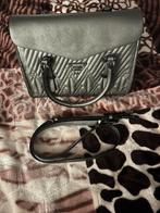 Guess handtas, Handtassen en Accessoires, Tassen | Damestassen, Ophalen of Verzenden, Zo goed als nieuw, Grijs, Handtas