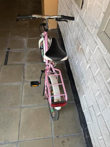 Mooie meisjesfiets beschikbaar voor biedingen
