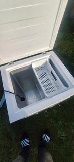 Diepvriezer, Elektronische apparatuur, Vriezers en Diepvrieskisten, Minder dan 85 cm, Tussenbouw, Minder dan 60 cm, Zo goed als nieuw