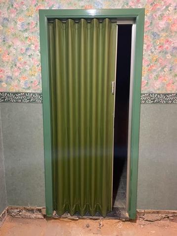 Vouwdeur met alu kader 2.00×0.82m beschikbaar voor biedingen