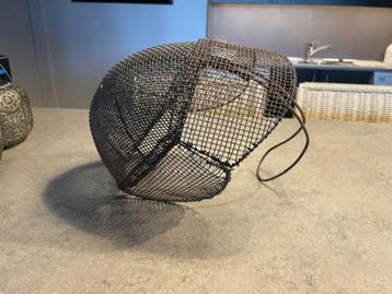 Antiek schermmasker  beschikbaar voor biedingen