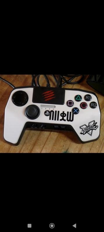Mad Catz bekabelde Street Fighter (RYU) PS3/PS4-controller beschikbaar voor biedingen