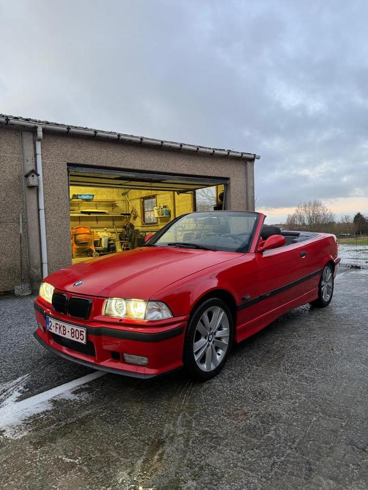 BMW E36 Cabrio 318i – 1996, Auto's, BMW, Particulier, Elektrische ramen, Radio, Benzine, Handgeschakeld, Rood, Zwart, Achterwielaandrijving