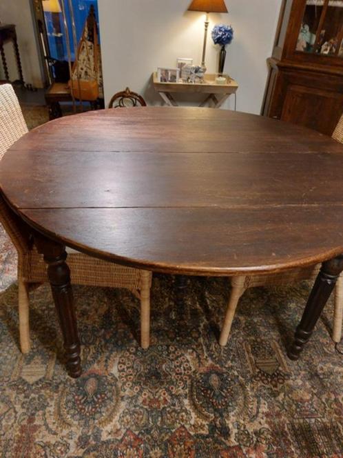 Antieke tafel rond / ovaal, Antiek en Kunst, Antiek | Meubels | Tafels, Ophalen