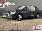 Volvo V60 1.6 D2 Momentum | Climate | Cruise | Navi | PDC |, Auto's, Volvo, Zwart, 119 g/km, Bluetooth, Zilver of Grijs