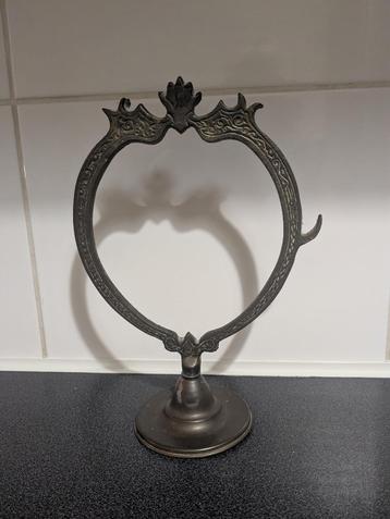 Vintage spiegeltje beschikbaar voor biedingen
