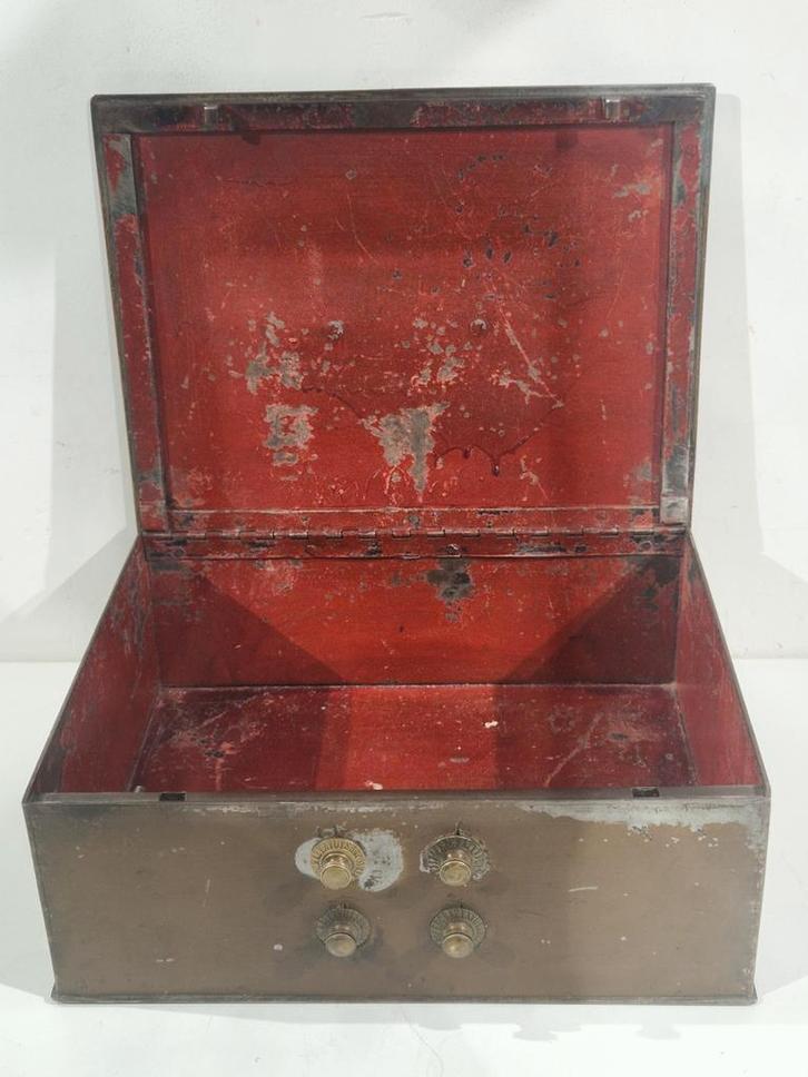 Geldkist met cijferslot Beaumont France Metaal Vintage, Huis en Inrichting, Woonaccessoires | Kisten, Gebruikt, Metaal, Ophalen of Verzenden