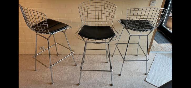 Barkruk Bertoia Knoll Edition uit 1978, Huis en Inrichting, Barkrukken, Zo goed als nieuw, 90 cm of meer, Leer, Metaal, 3 krukken