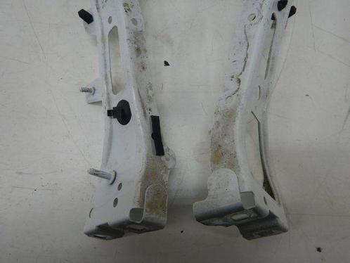 Audi A4 8W Zijschermsteun Set Links+Rechts LS9R 8W0821136B, Auto-onderdelen, Carrosserie, Spatbord, Audi, Gebruikt, Ophalen of Verzenden