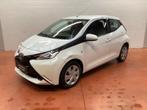 Toyota Aygo 1.0 x-play Toyota Aygo 1.0 VVT-i X-Play 51kw, Auto's, Toyota, https://public.car-pass.be/vhr/ec5e1867-a3e8-43cc-99f7-37122bb5466b