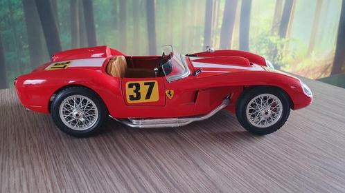 Bburago Ferrari 250 Testa Rossa Modelauto (1957, 1:18), Hobby en Vrije tijd, Modelauto's | 1:18, Zo goed als nieuw, Auto, Burago