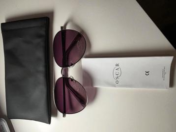 Zonnebril beschikbaar voor biedingen