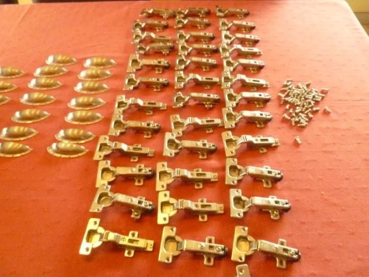 scharnieren  ,  handvatjes, Huis en Inrichting, Keuken | Keukenelementen, Gebruikt, Ophalen