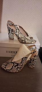 Escarpins noir et blanc Primadonna p38 en très bonne état, Vêtements | Femmes, Chaussures, Enlèvement, Blanc, Escarpins