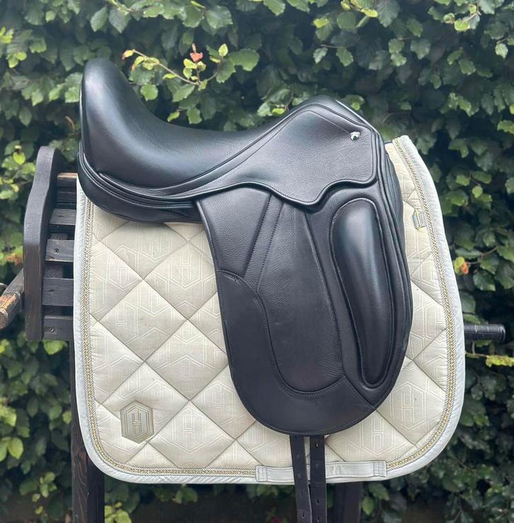 Graziozo Domenico dressuurzadel, Dieren en Toebehoren, Paarden en Pony's | Zadels, Zo goed als nieuw, Ophalen