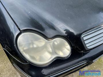 MERCEDES C KLASSE W203 rechts koplamp beschikbaar voor biedingen
