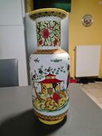 Chineze Vaas met mooi motief, Ophalen, Wit, Aardewerk of Porselein, Zo goed als nieuw