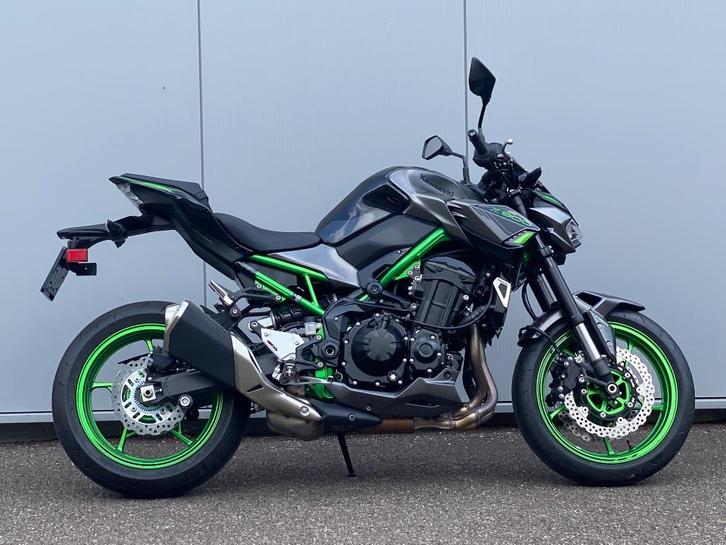 Kawasaki Z 900 van 2023 met slechts 2300km!, Motoren, Motoren | Kawasaki, Bedrijf, Naked bike, meer dan 35 kW, 4 cilinders, Motorrijbewijs A