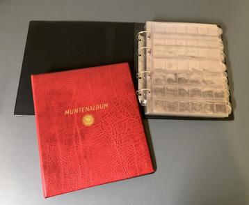 2  lege albums voor munten met plastiek bladen beschikbaar voor biedingen