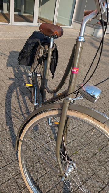 Vrouwenfiets perfecte staat beschikbaar voor biedingen