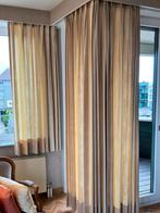 Gordijnen, licht geel en licht bruin als hoofdkleuren, Ophalen, Zo goed als nieuw, Bruin