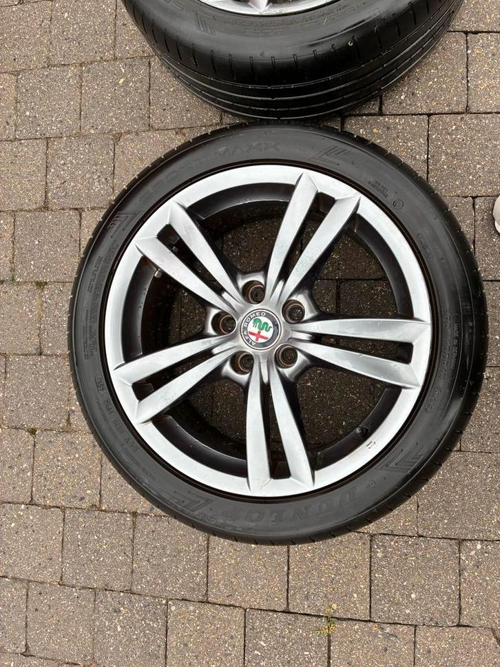 ALFA ROMEO VELGEN // ORIGINELE 17 INCH // 290 EURO, Auto-onderdelen, Banden en Velgen, Banden en Velgen, Zomerbanden, 17 inch