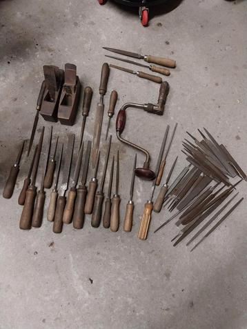 Lot de limes outils et 2 rabots. Le tout est vintage 