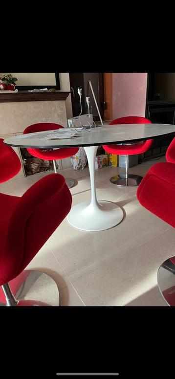 Table tulipe imitation knoll saarinen 120cm diametre  beschikbaar voor biedingen