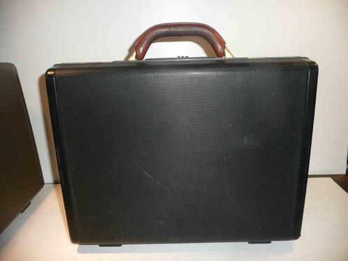 Vintage SAMSONITE Attaché hoesje - Black Carbon, Handtassen en Accessoires, Tassen | Schooltassen, Gebruikt, Aktetas of Boekentas