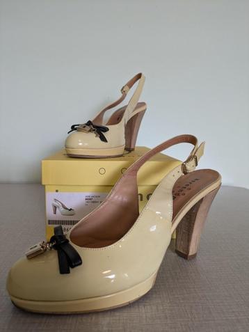 damesschoenen pumps beschikbaar voor biedingen