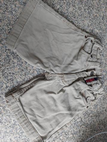 Chiro short maat 8