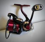Moulinet Deukio Red Spider - 3000 - 4+1 bb - 245 gr, Ophalen of Verzenden, Nieuw, Molen