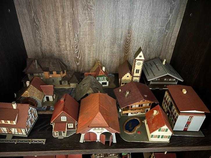 Enorm lot huizen ed voor modelspoor (HO), diverse soorten, Hobby en Vrije tijd, Modeltreinen | H0, Gebruikt, Brug, Tunnel of Gebouw